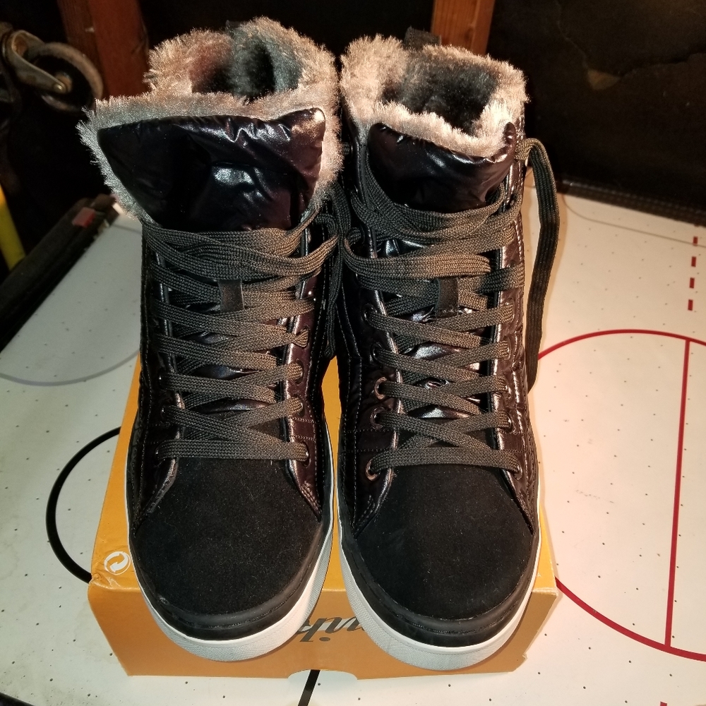 Guess boots